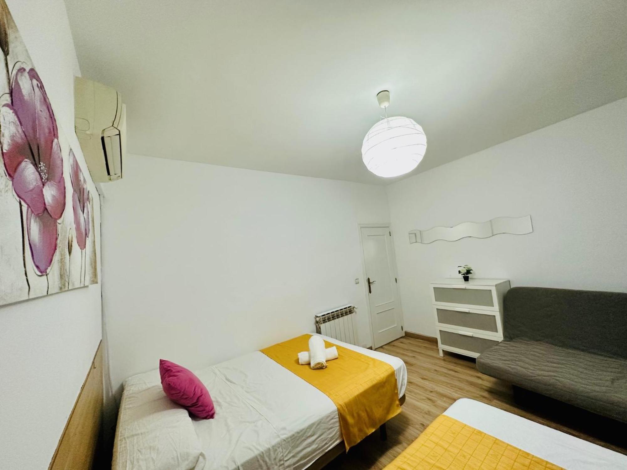 Punta Me Rooms In The Best Location Of Madrid Downtown Exterior photo